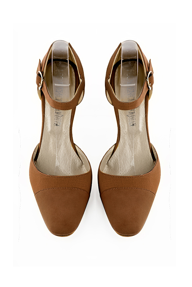 Women's caramel brown elegant closed-back heels, with an instep strap. Round toe. High kitten heels - Top view